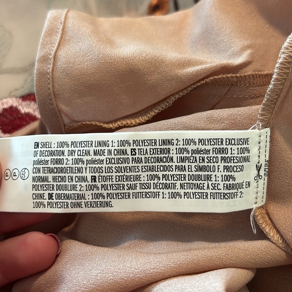 New Endless Rose Long Sleeve flowery Top - Picture 8 of 8